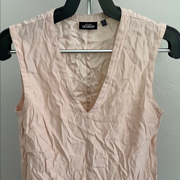 Kate Spade Saturday Light Pink V-Neck Silk Sleeveless Blouse - Picture 4 of 8